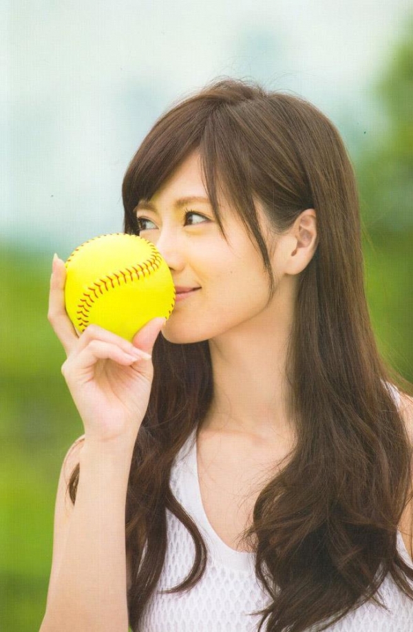 セクシーな表情での白石麻衣の水着グラビアが凄くイイ!!9