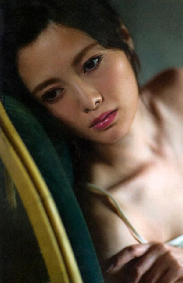 セクシーな表情での白石麻衣の水着グラビアが凄くイイ!!44