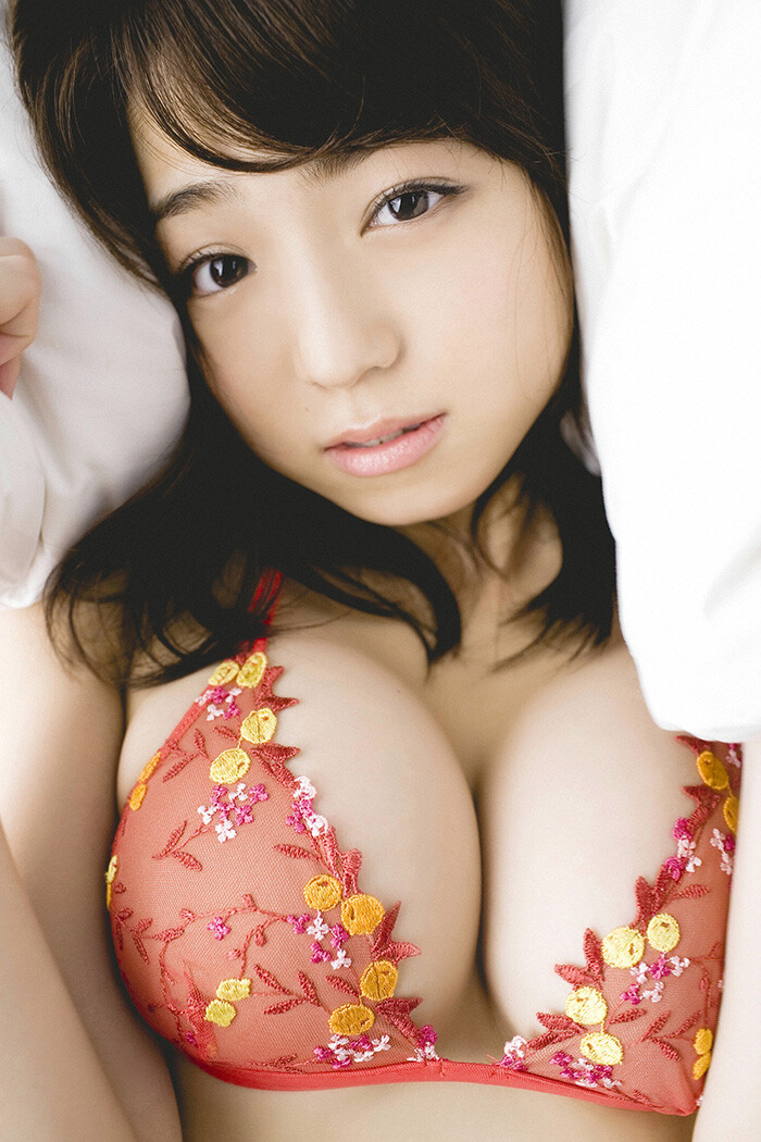 中村静香のエロいグラビアヌードが乳首も見えてる?!wwの画像113枚目