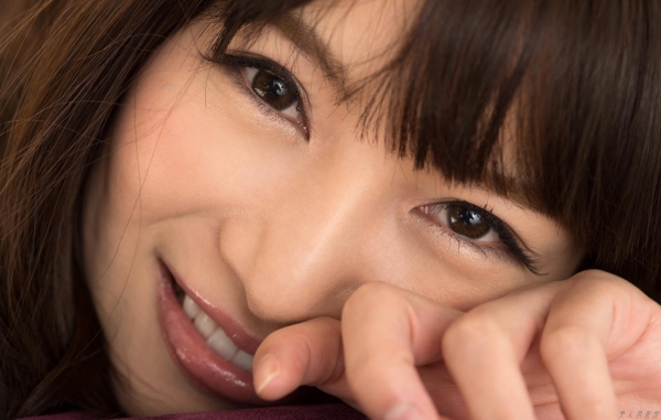 Hカップに程よく肉づいたエロボディの葵さんのグラビア画像31