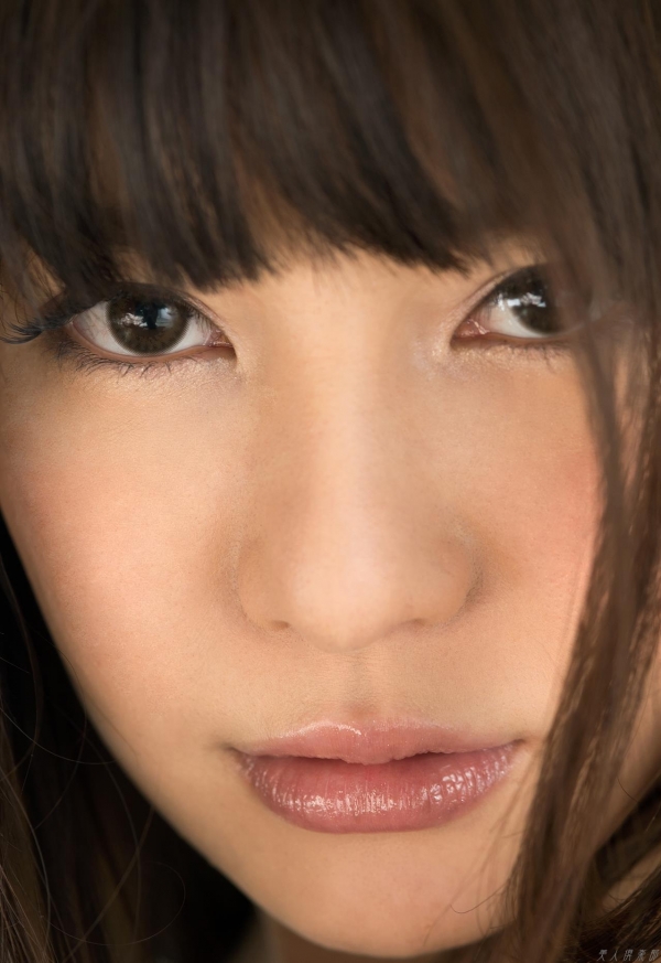 Hカップに程よく肉づいたエロボディの葵さんのグラビア画像38