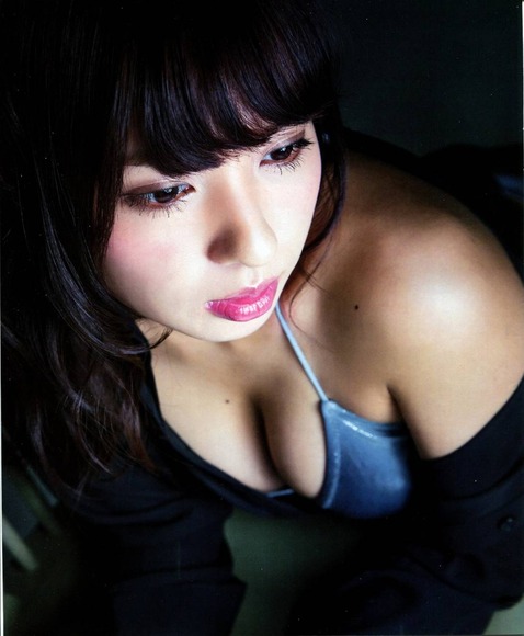 山田菜々のセクシーな水着姿ではちゃめちゃに乱れて朝までやりたい件14