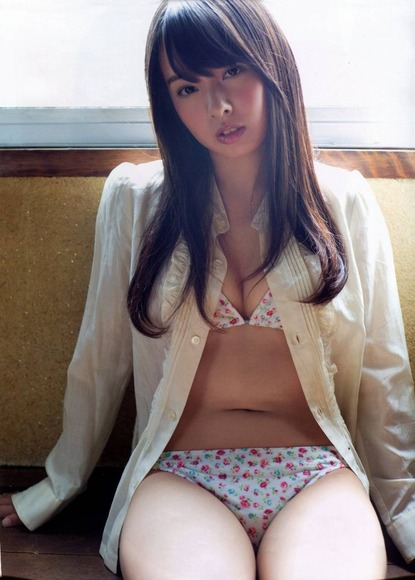 山田菜々のセクシーな水着姿ではちゃめちゃに乱れて朝までやりたい件20