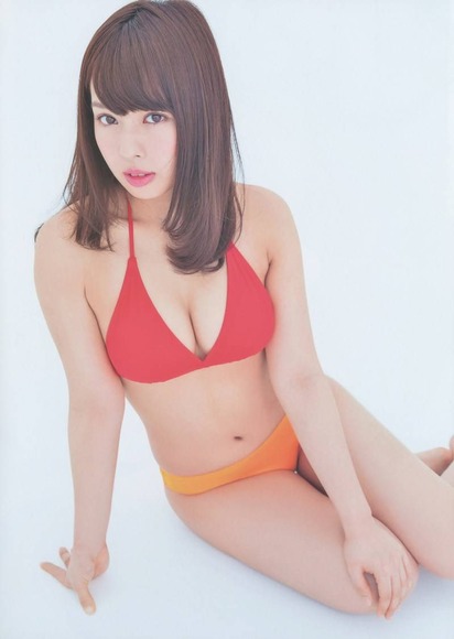 山田菜々のセクシーな水着姿ではちゃめちゃに乱れて朝までやりたい件21