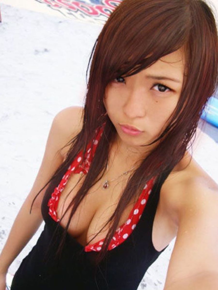 夏が終わっちゃうから見納めってことで谷間がエロいタンクトップのエロ画像wwwの画像71