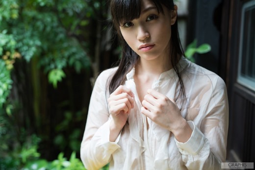 売れに売れてる高橋しょう子のエロいグラビア画像の画像9