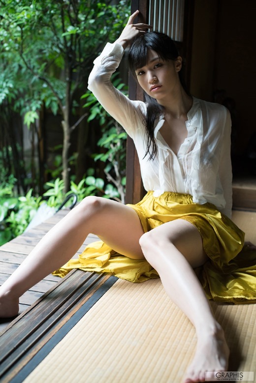 売れに売れてる高橋しょう子のエロいグラビア画像の画像10