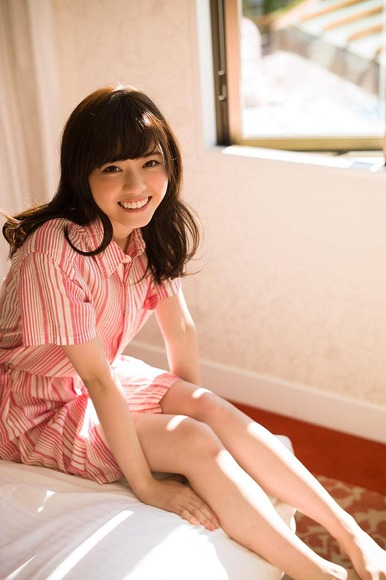 西野七瀬のビキニでのスラっとした美脚に太ももが素晴らしすぎる!!16