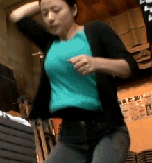 【おっぱい揺れ】地上波で流れた巨乳おっぱいが揺れてるgifを厳選【胸チラもあり】の画像1