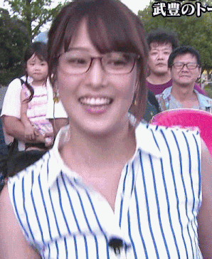 【おっぱい揺れ】地上波で流れた巨乳おっぱいが揺れてるgifを厳選【胸チラもあり】の画像35