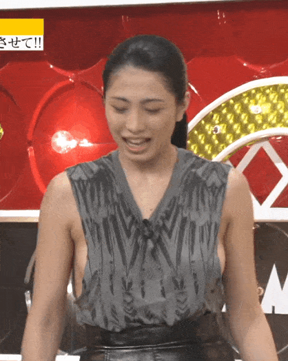 【おっぱい揺れ】地上波で流れた巨乳おっぱいが揺れてるgifを厳選【胸チラもあり】の画像96