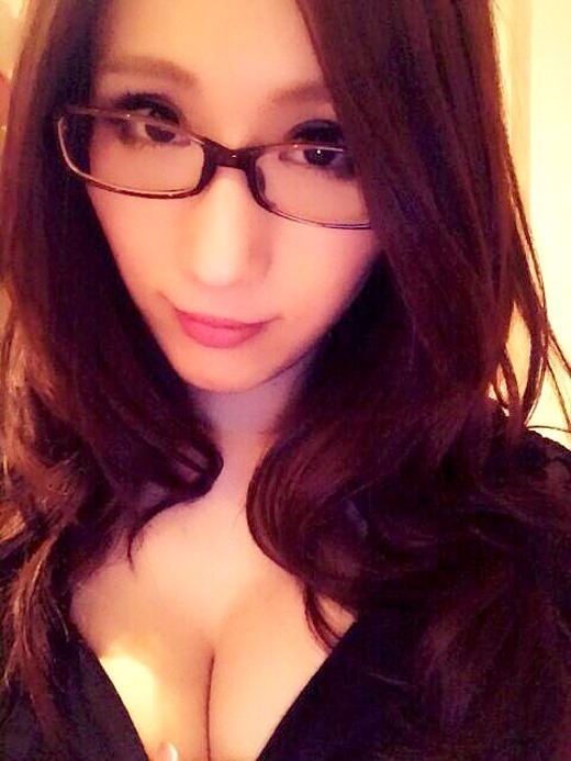 峰不二子みたいな爆乳女優JULIAのグラビアのエロ画像92