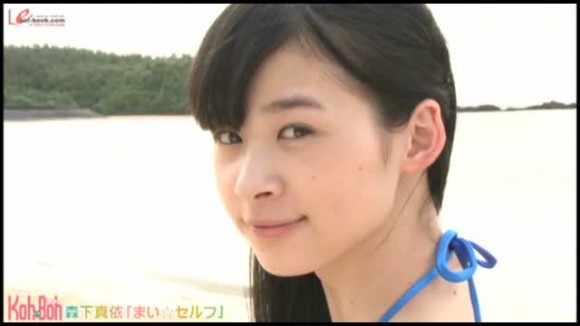 17歳の森下真依ちゃんのスラっと伸びた美脚にきゃわいいお顔(*´ω`*)14