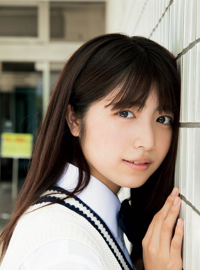 たまらんのうってなる吉田莉桜の清楚グラビアがいいwwの画像8枚目