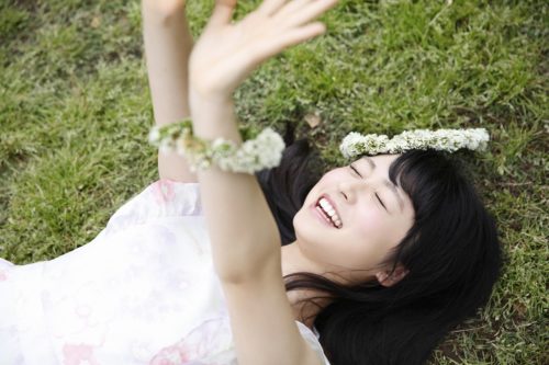 おそらくCカップくらいだと思うけど長濱ねるのグラビア画像の画像8
